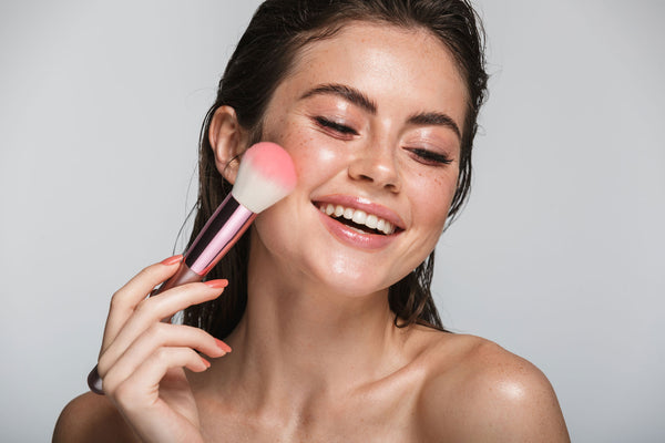 A Step-by-Step Guide to the Best Makeup for Oily Skin