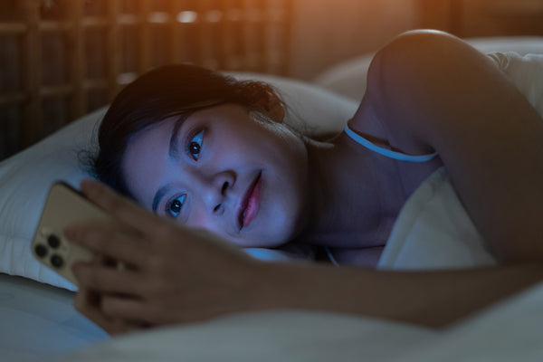 Is Your Phone Screen Causing Wrinkles? Effects of Blue Light on the Skin