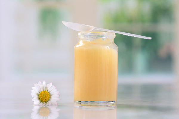 How to Get a Royal Glow: 5 Benefits of Royal Jelly
